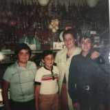 L� Donato, che aveva cinque anni, si avvicin� al mestiere coi suoi fratelli maggiori Mimmo e Lorenzo (Donato � quello in maglia bianca)